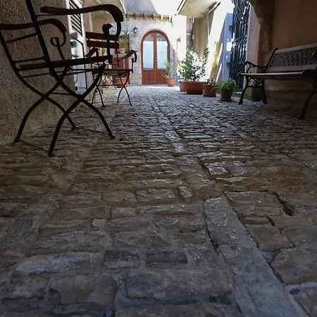 Guest house Antico Borgo 3*