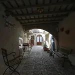 Antico Borgo - Romantic & Authentic In Medieval Гостевой дом 4*