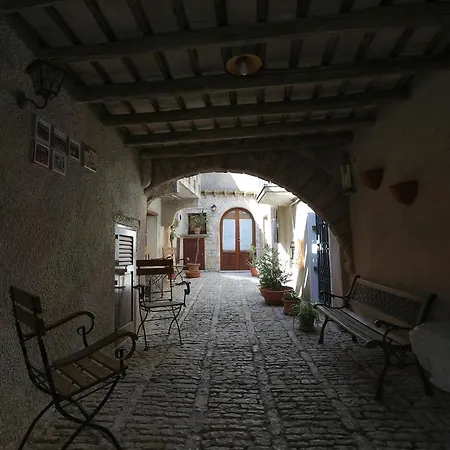 Antico Borgo - Romantic In Medieval Πανσιόν 4*