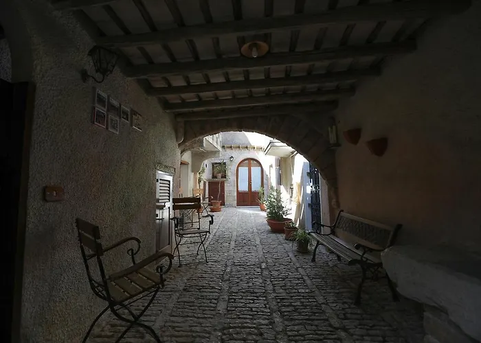 Antico Borgo Pensión 4*